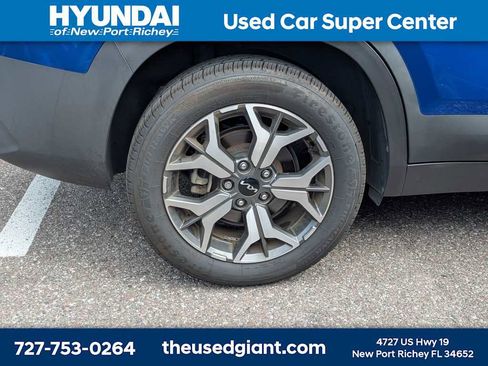 Used 2023 Kia Seltos EX image 6