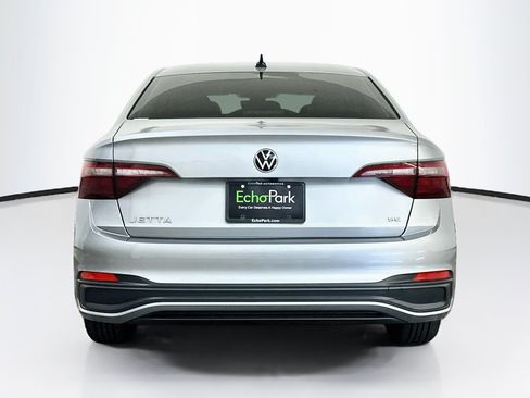 Used 2022 Volkswagen Jetta SE FWD image 7