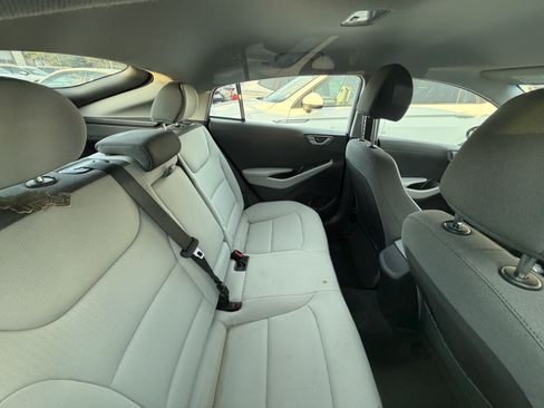 Used 2021 Hyundai Ioniq SE FWD image 5