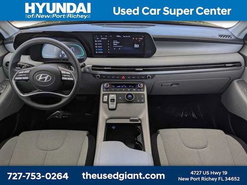 Certified 2025 Hyundai Palisade SE FWD image 19