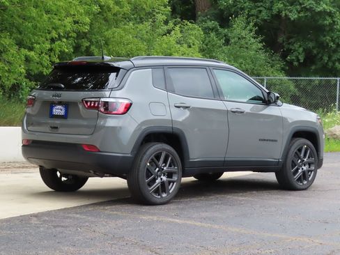 New 2026 Jeep Compass Limited w/ Sun, Sound & Navigation Group AWD/4WD image 3