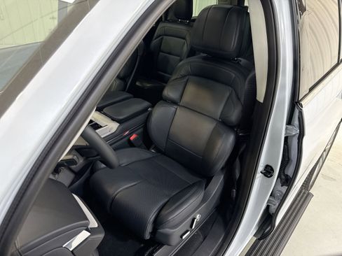 New 2025 Lincoln Navigator L Reserve image 10