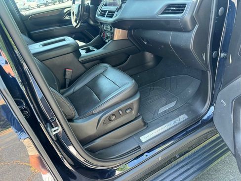 Used 2021 Chevrolet Suburban High Country w/ Premium Package AWD/4WD image 17