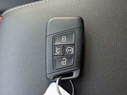 Used 2024 Volkswagen Tiguan SE FWD image 29