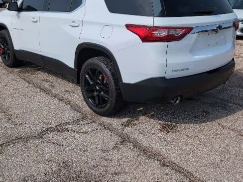 Used 2021 Chevrolet Traverse LT FWD image 7