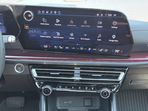 Used 2024 Chevrolet Traverse RS FWD image 14