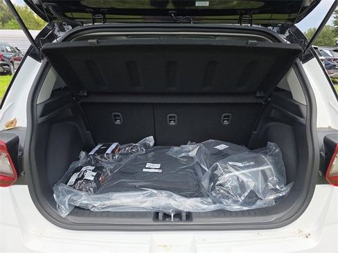 New 2025 Hyundai Venue Limited image 8