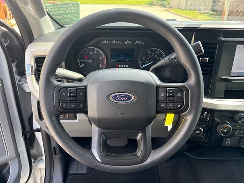 Certified 2025 Ford F250 XLT AWD/4WD image 16