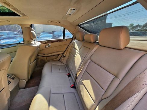 Used 2011 Mercedes-Benz E 350 4MATIC Sedan image 21