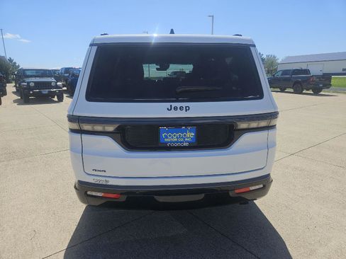 New 2026 Jeep Grand Wagoneer Limited AWD/4WD image 12