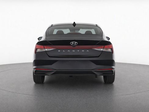 Used 2023 Hyundai Elantra SEL w/ Cargo Package FWD image 5