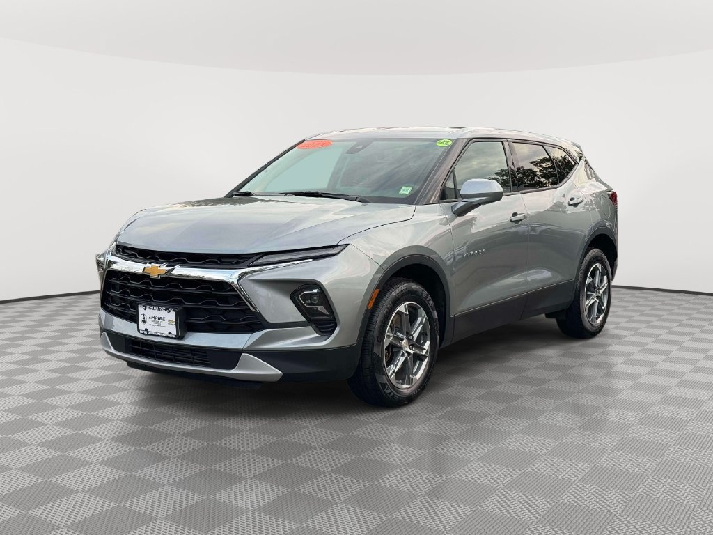Used 2023 Chevrolet Blazer LT w/ Driver Confidence Package AWD/4WD image 3