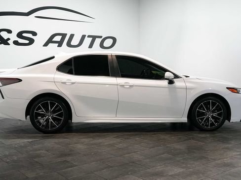 Used 2021 Toyota Camry SE FWD image 8