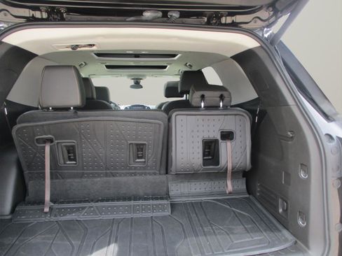 Used 2019 Chevrolet Traverse Premier w/ Redline Edition AWD/4WD image 9