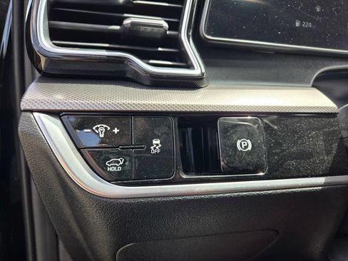 Used 2024 Kia Sportage SX FWD image 12