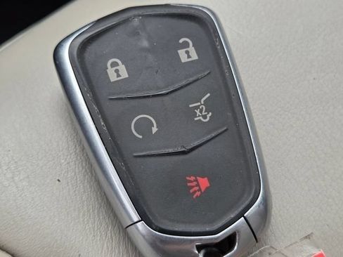 Used 2019 Cadillac XT4 Premium Luxury FWD image 39