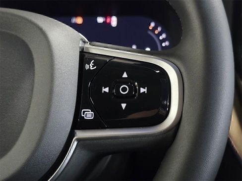 New 2026 Volvo XC60 B5 Ultra w/ Climate Package image 28