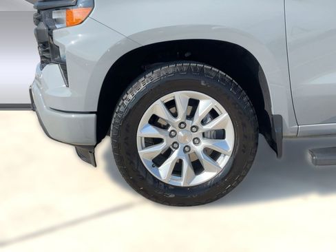Used 2025 Chevrolet Silverado 1500 Custom image 12