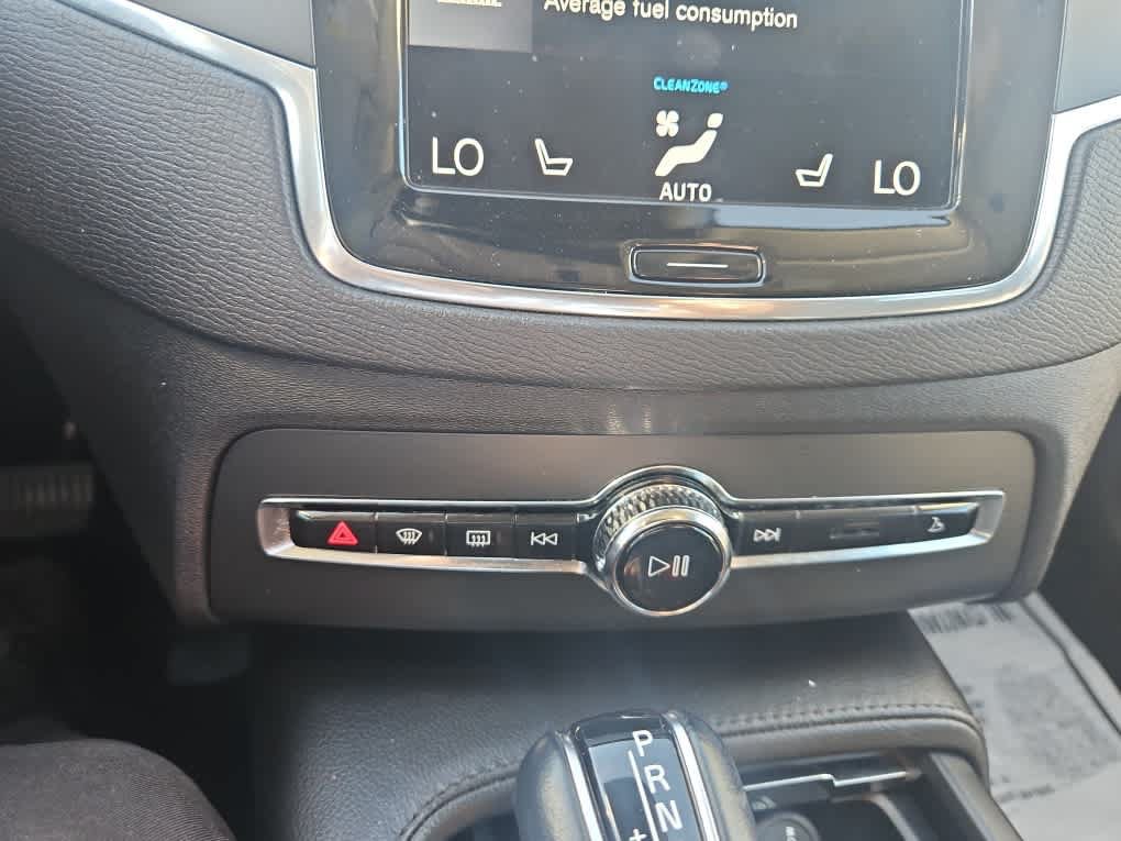 Used 2022 Volvo XC90 T5 Momentum AWD/4WD image 18