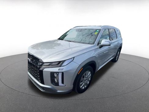 Used 2025 Hyundai Palisade SEL FWD image 2
