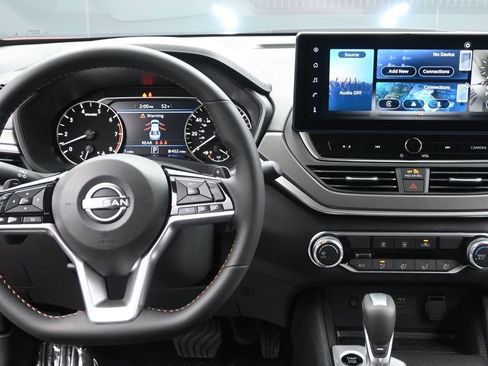 New 2026 Nissan Altima 2.5 SR FWD image 13