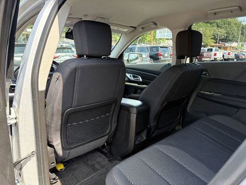 Used 2017 GMC Terrain SLE w/ Technology Package image 14