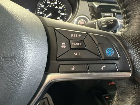 Used 2019 Nissan Rogue SV w/ Premium Package AWD/4WD image 26