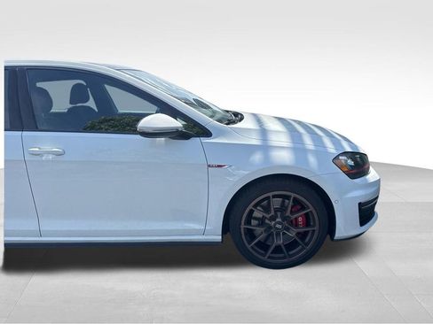 Used 2016 Volkswagen Golf 4-Door FWD image 5