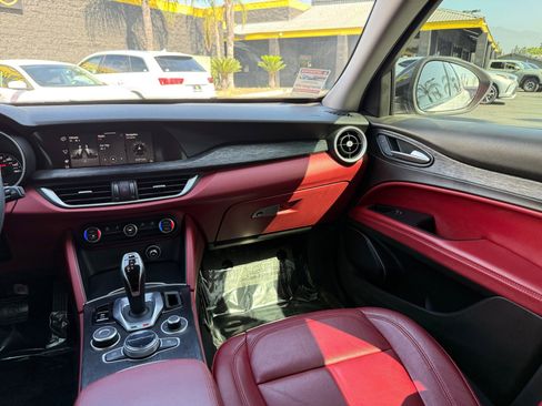 Used 2020 Alfa Romeo Stelvio w/ Nero Edizione image 23