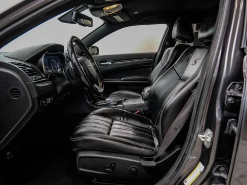 Used 2021 Chrysler 300 S RWD image 5