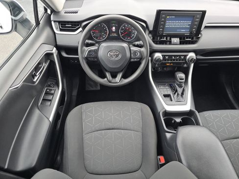 Used 2021 Toyota RAV4 XLE image 18