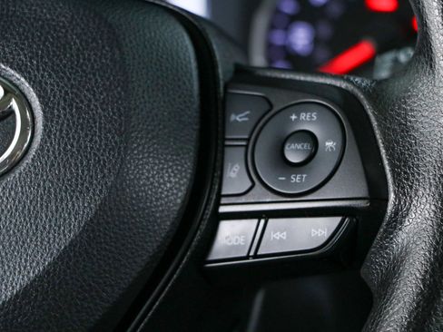 Used 2022 Toyota RAV4 XLE FWD image 14