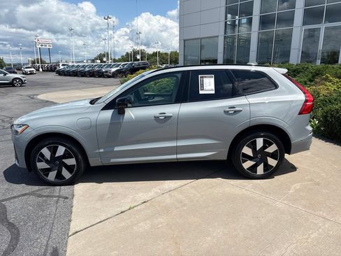 Certified 2025 Volvo XC60 T8 Plus w/ Protection Package Premier AWD/4WD image 9
