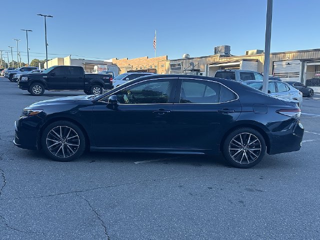 Used 2021 Toyota Camry SE FWD image 5