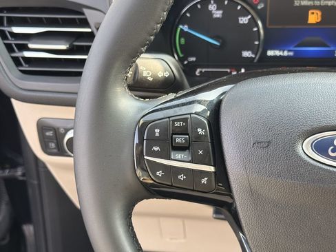 Used 2022 Ford Escape SEL AWD/4WD image 25