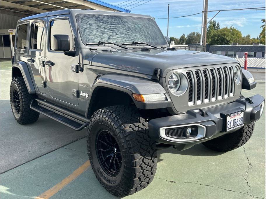 Used 2019 Jeep Wrangler Unlimited Sahara AWD/4WD image 4
