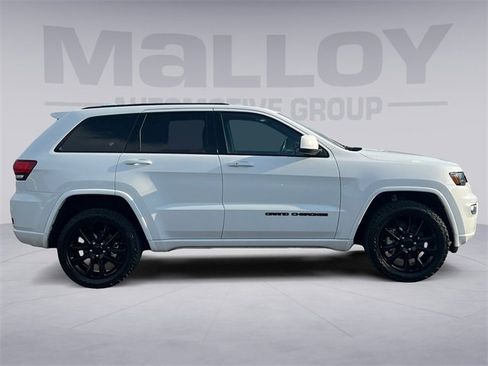 Used 2021 Jeep Grand Cherokee Laredo X image 6