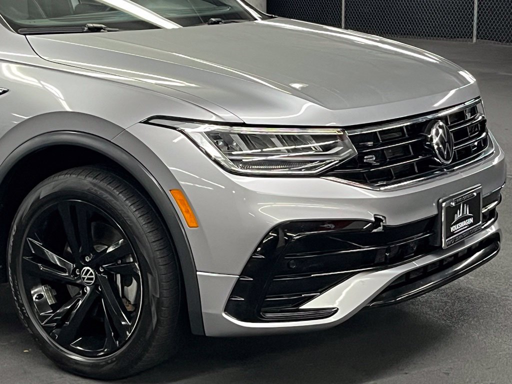 Used 2023 Volkswagen Tiguan SE R-Line AWD/4WD image 36