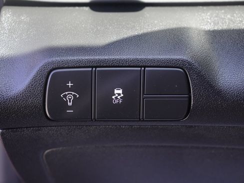 Used 2024 Hyundai Elantra Limited FWD image 13