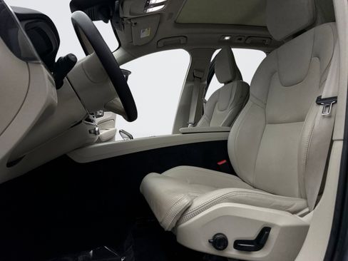 Used 2023 Volvo XC60 B6 Ultimate w/ Climate Package image 11