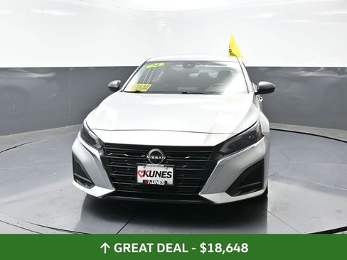 Used 2024 Nissan Altima 2.5 SV image 7