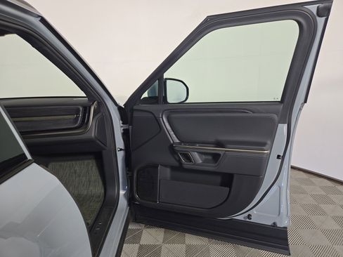 Used 2024 Rivian R1S Adventure AWD/4WD image 18