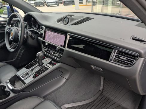 Certified 2026 Porsche Macan image 26