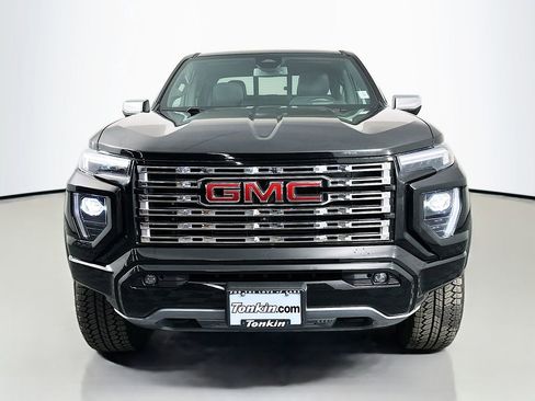 Used 2023 GMC Canyon Denali image 3