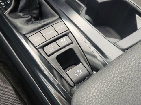 Used 2025 Toyota Camry LE FWD image 25