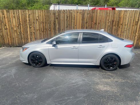 Used 2020 Toyota Corolla LE image 5