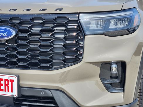 New 2026 Ford Explorer ST-Line w/ ST-Line Street Pack RWD image 5