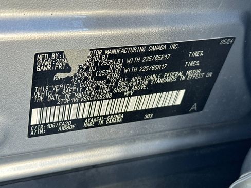 Used 2024 Toyota RAV4 XLE AWD/4WD image 27