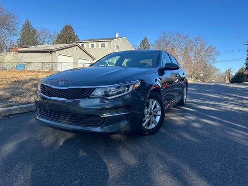 Used 2016 Kia Optima LX FWD image 2