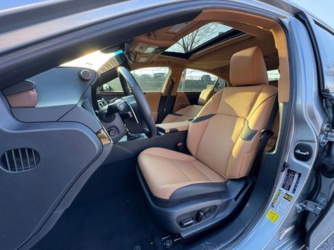 Certified 2024 Lexus ES 350 w/ Premium Package image 20